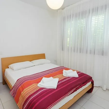 Rent Private 069 * Πρωταράς