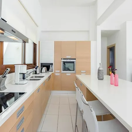 Rent Private 069 Πρωταράς