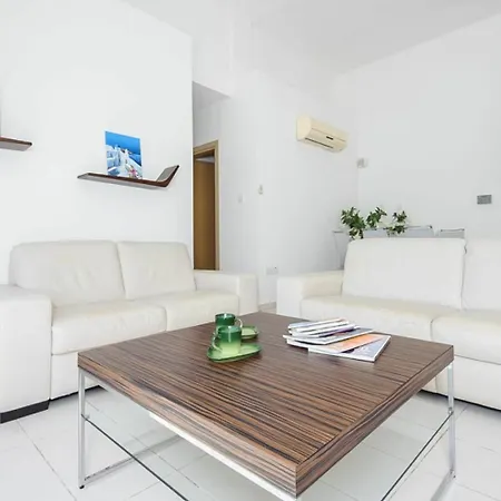 Rent Private 069 Βίλα